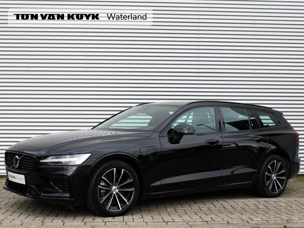 Volvo V60 - 2.0 T6 Plug-in hybrid AWD Plus Dark Automaat / 360* camera / Trekhaak / Nappa leder interi - AutoWereld.nl