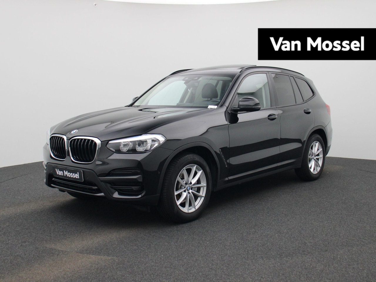 BMW X3 - sDrive18d Business Edition | Panoramadak | LED | Leer | Achteruitrijcamera | Navigatie | S - AutoWereld.nl