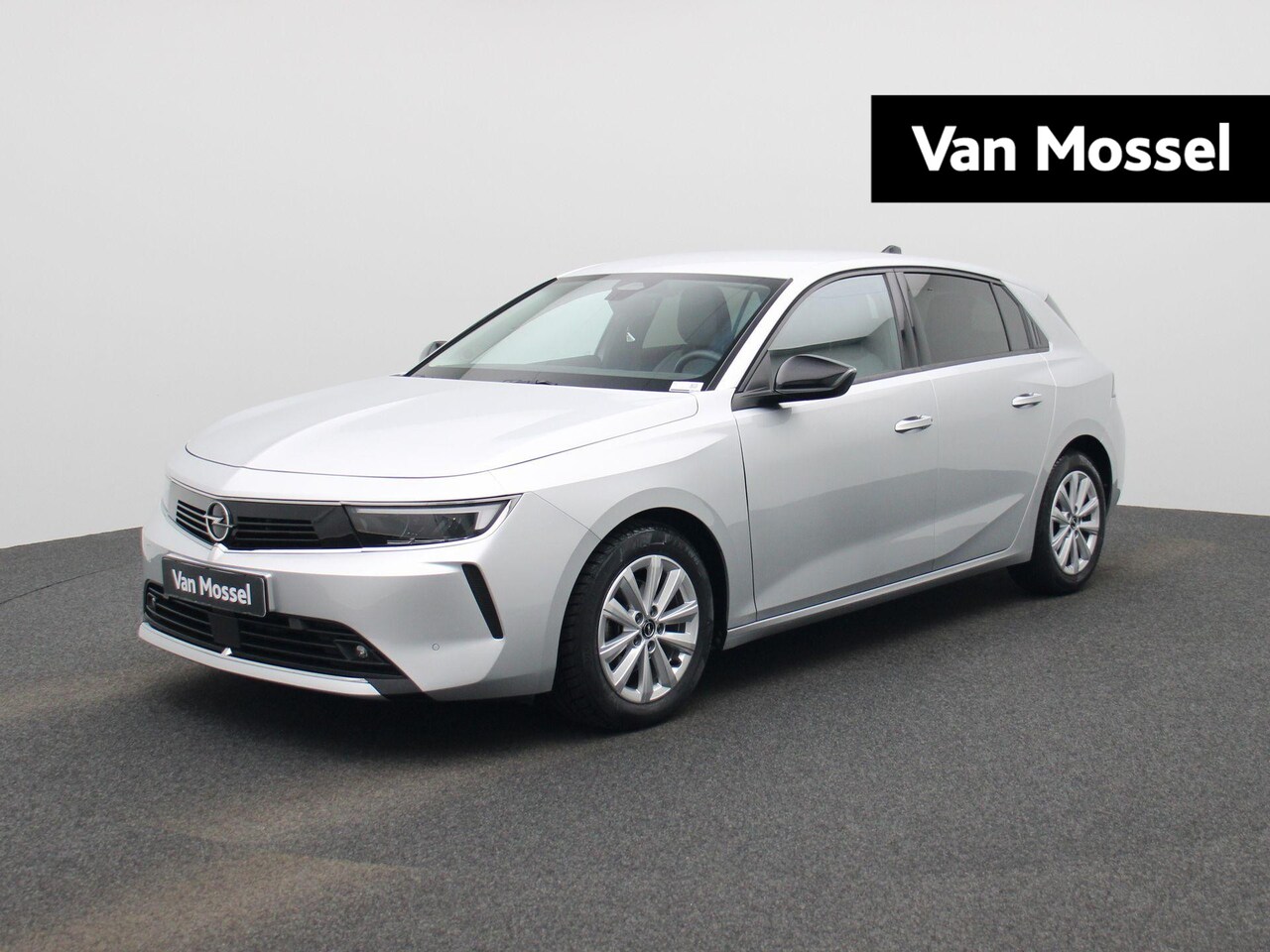 Opel Astra - 1.2T Business Edition | 130 pk | Automaat | Camera | Navigatie | Stoelverwarming | - AutoWereld.nl