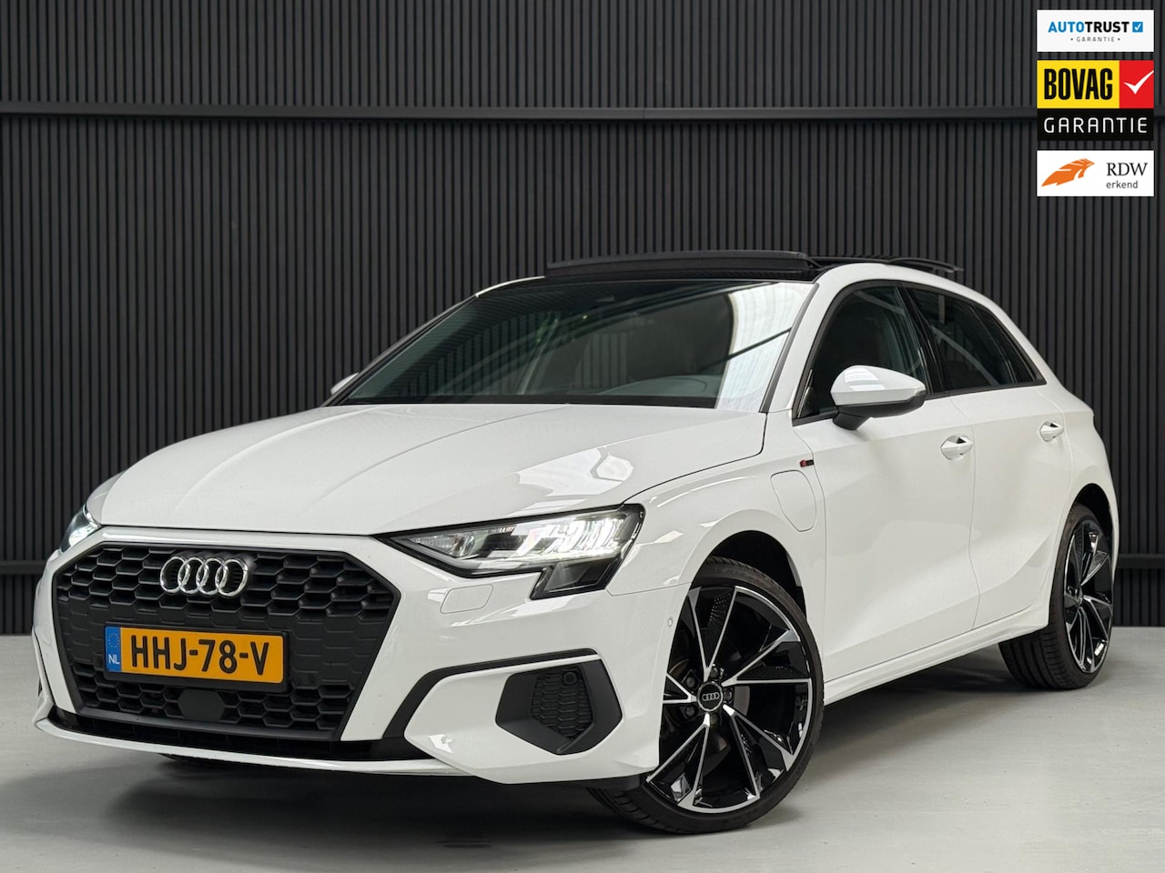Audi A3 Sportback - 40 TFSI e Edition |Pano|S-Line|Camera - AutoWereld.nl