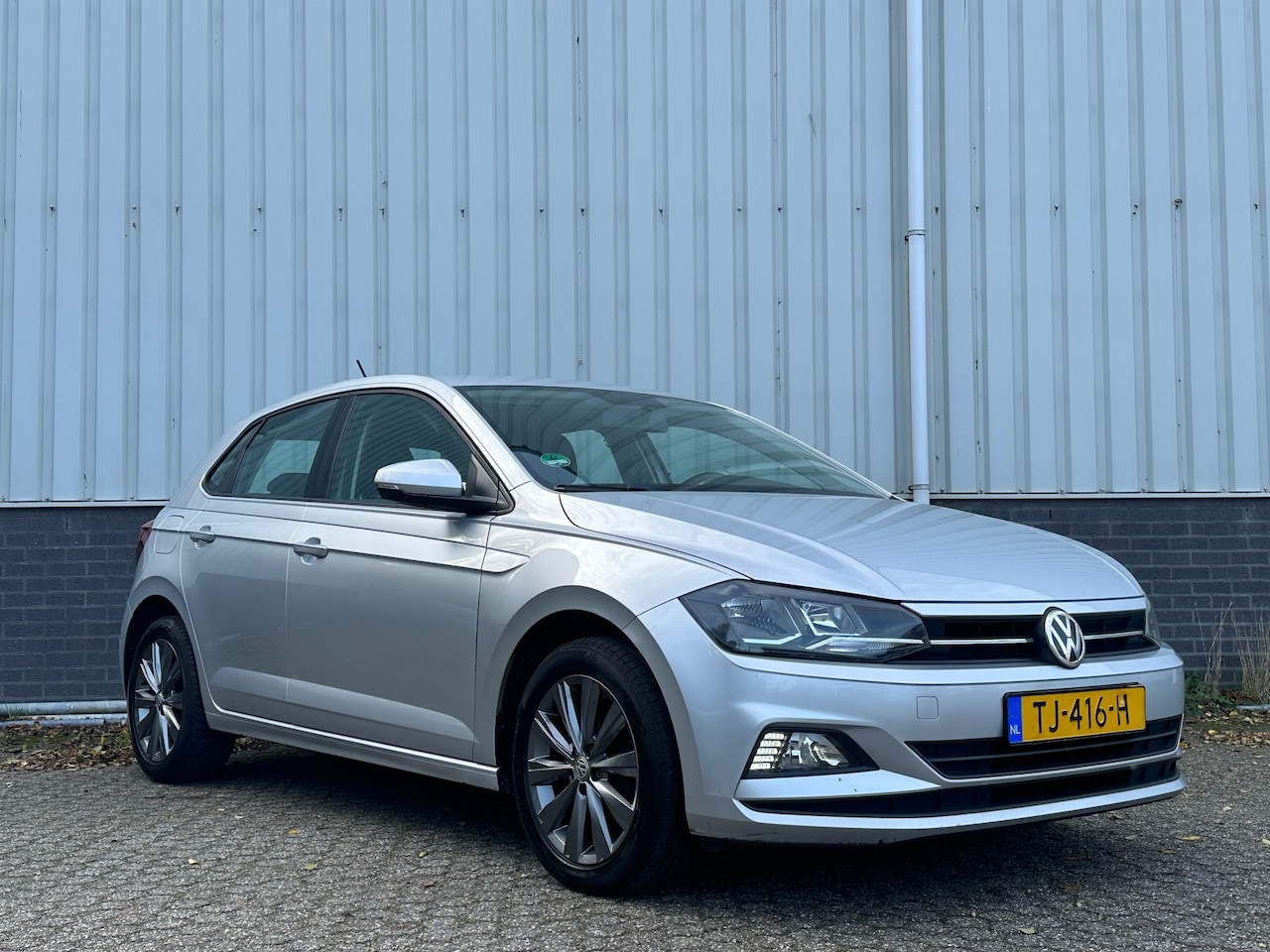 Volkswagen Polo - 1.0 TSI Comfortline/Automaat/Dealer onderhouden/LM/Navi/Multifunctioneel Stuur - AutoWereld.nl