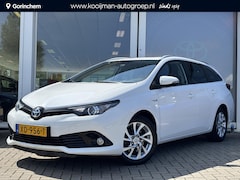 Toyota Auris Touring Sports - 1.8 Hybrid | Navigatie | Trekhaak | Camera | Cruise Controle | 1ste eigenaar en 100% deale