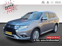 Mitsubishi Outlander - 2.4 PHEV Pure+