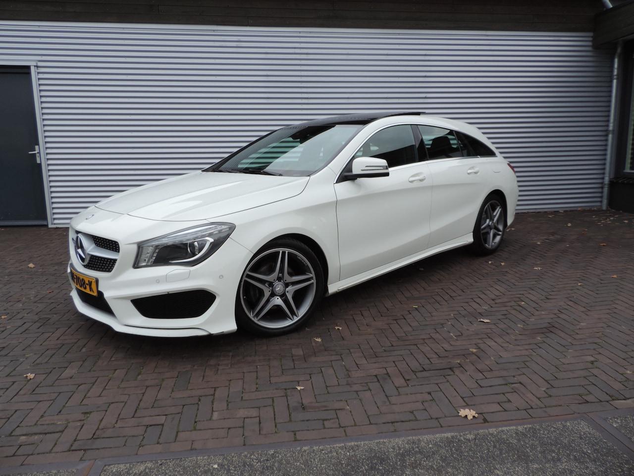 Mercedes-Benz CLA-klasse Shooting Brake - 180 Ambition amg panoramadak - AutoWereld.nl