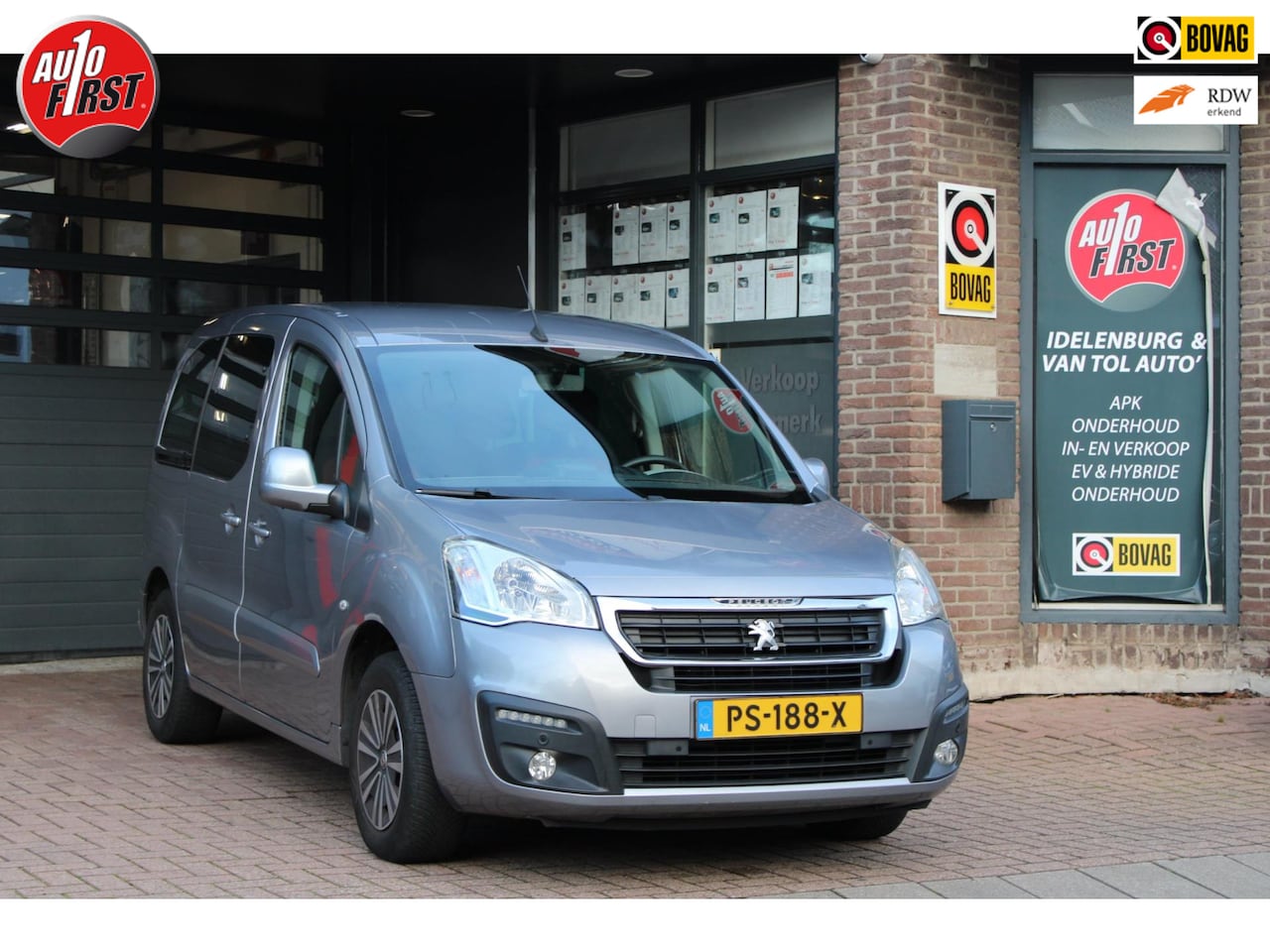 Peugeot Partner Tepee - 1.2// Trekhaak // Dubbele schuifdeur // Navi // PDC // - AutoWereld.nl