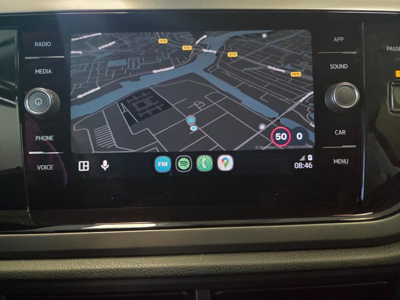 Volkswagen Polo - 1.0 TSI Beats 1.0 TSI Beats, Apple Car play, Airco, Navigatie, Parkeerhulp voor en achter, Lichtmetalen