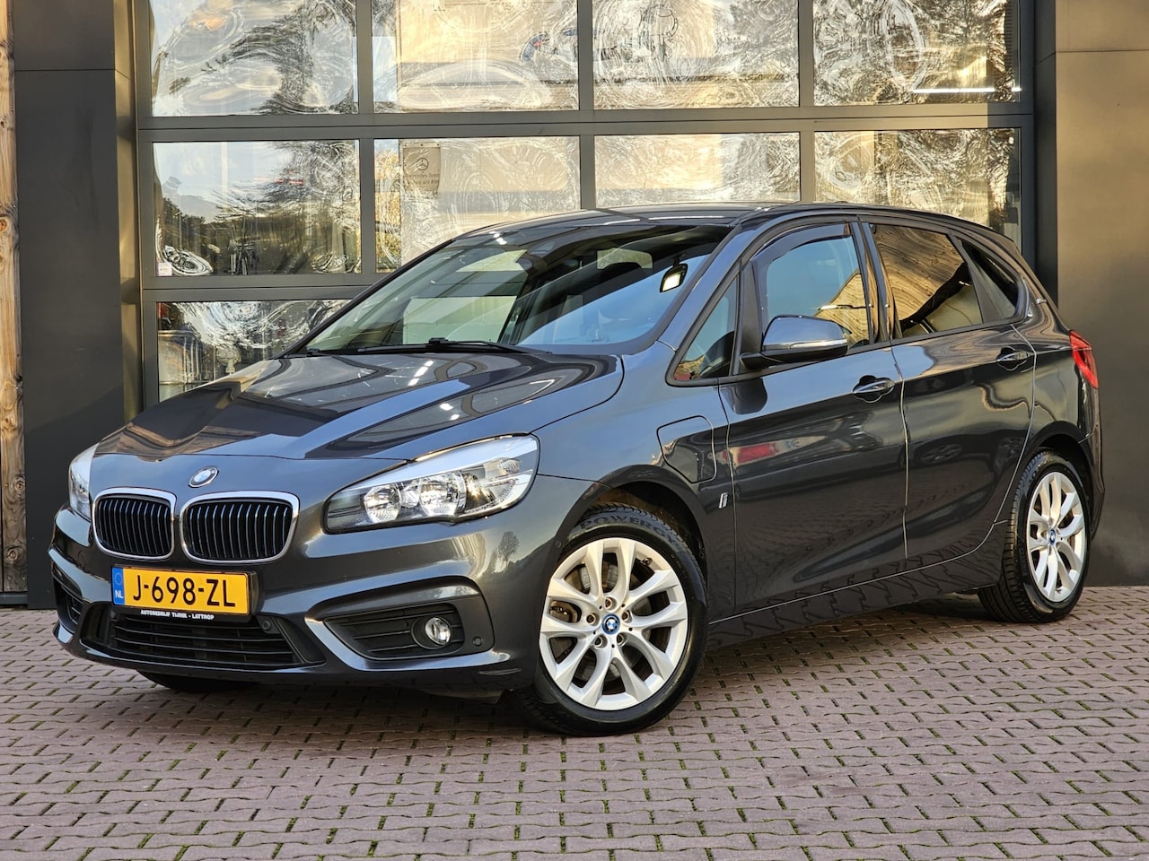 BMW 2-serie Active Tourer - 225xe iPerformance Advantage | Navi | Trekhaak | Cruise | LMV | PDC | Elek. klep | Getint - AutoWereld.nl