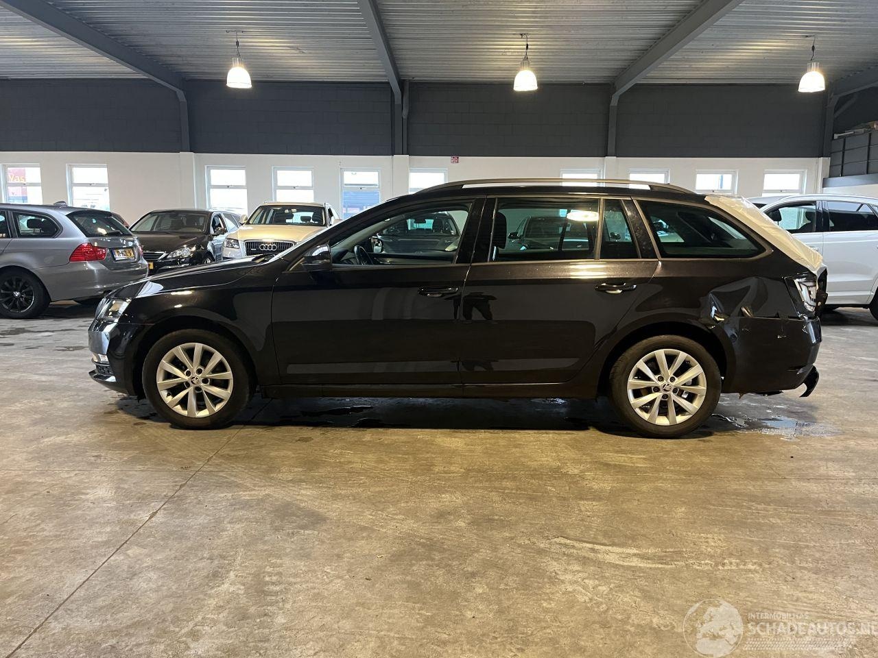Skoda Octavia - 1.0 TSI Greentech Sport Business 1.0 TSI Greentech Sport Business