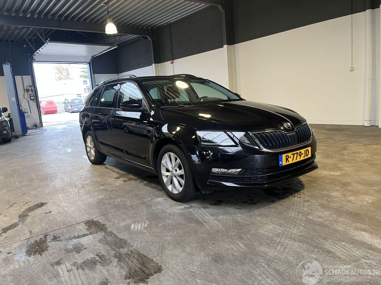 Skoda Octavia - 1.0 TSI Greentech Sport Business 1.0 TSI Greentech Sport Business