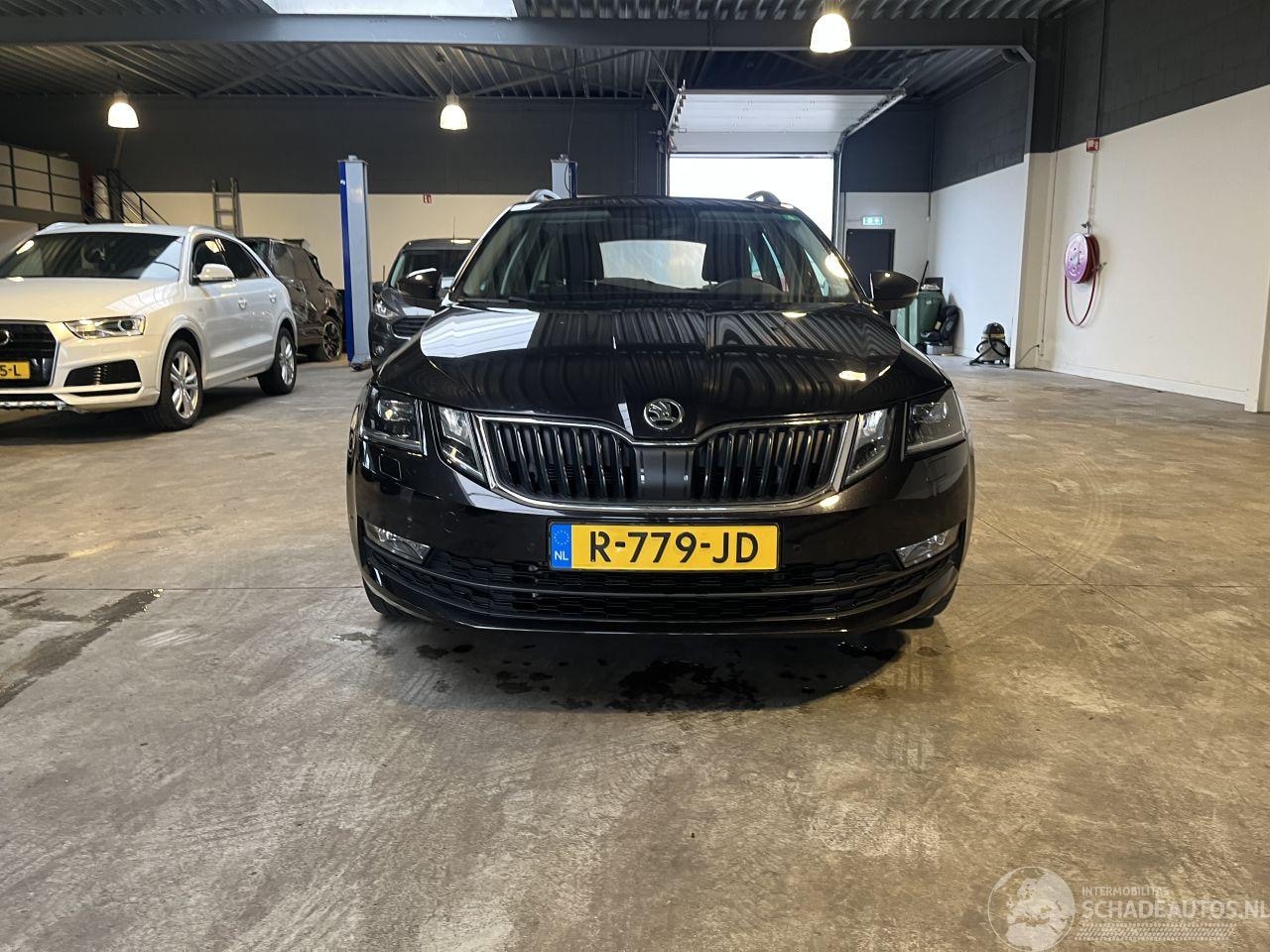 Skoda Octavia - 1.0 TSI Greentech Sport Business 1.0 TSI Greentech Sport Business