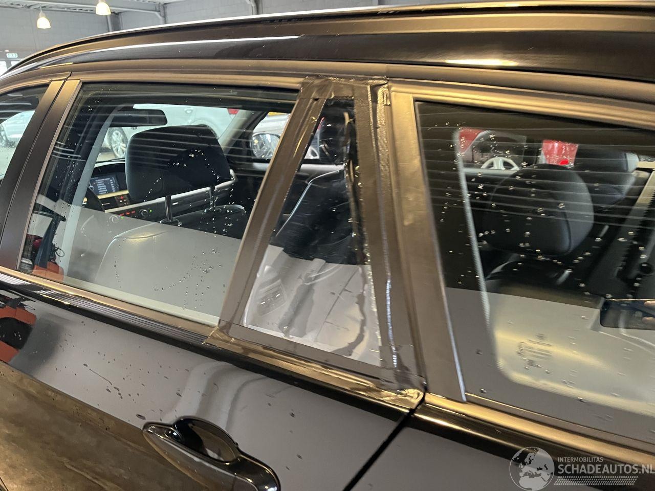 BMW 3-serie Touring - 320i Luxury Line NL NAP!