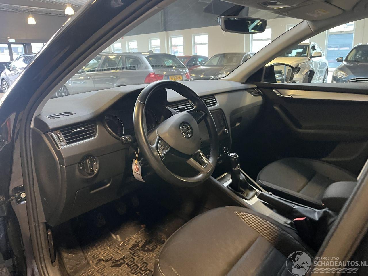 Skoda Octavia - 1.0 TSI Greentech Sport Business 1.0 TSI Greentech Sport Business