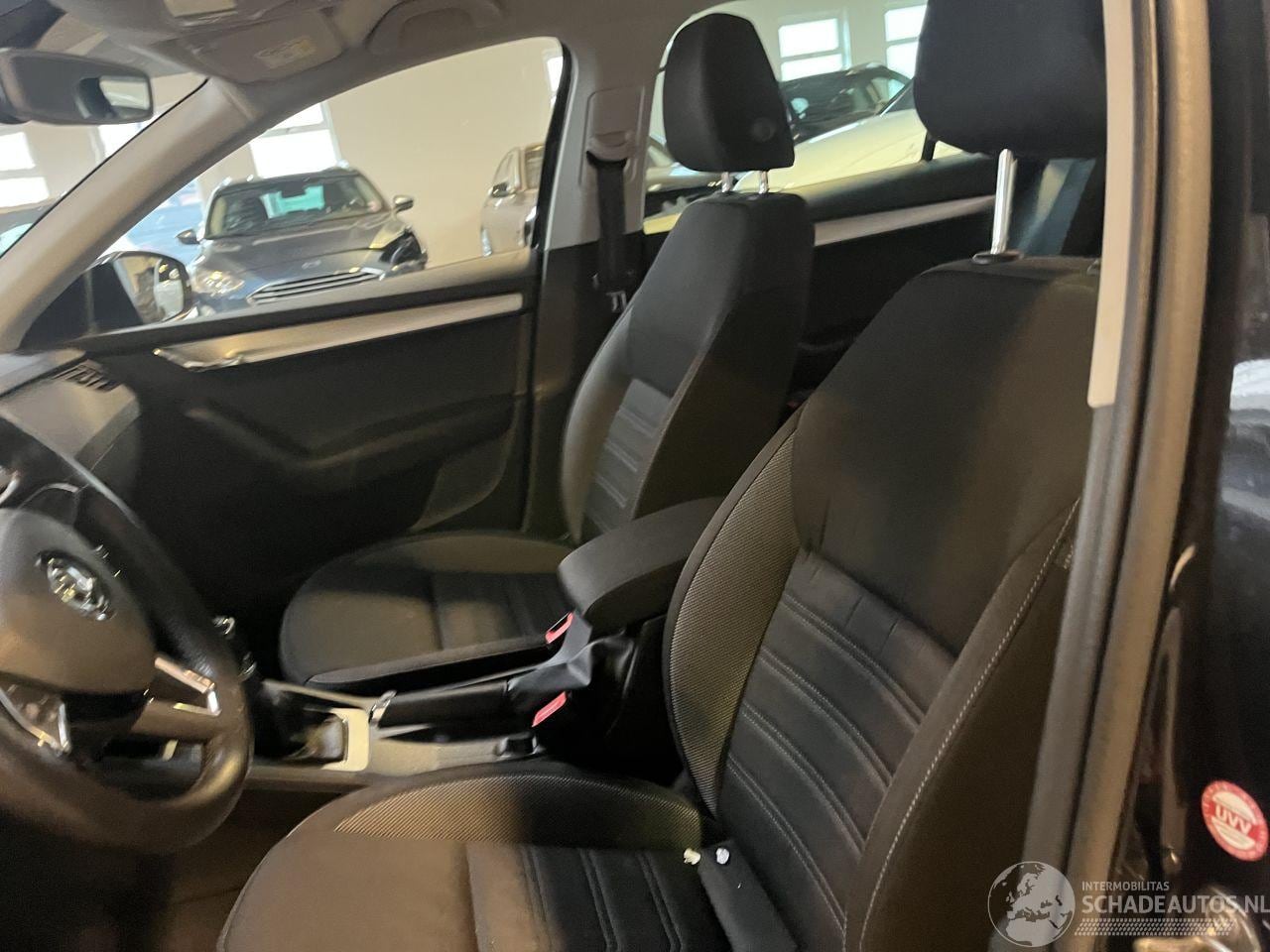 Skoda Octavia - 1.0 TSI Greentech Sport Business 1.0 TSI Greentech Sport Business