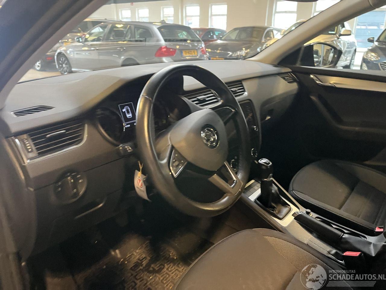 Skoda Octavia - 1.0 TSI Greentech Sport Business 1.0 TSI Greentech Sport Business