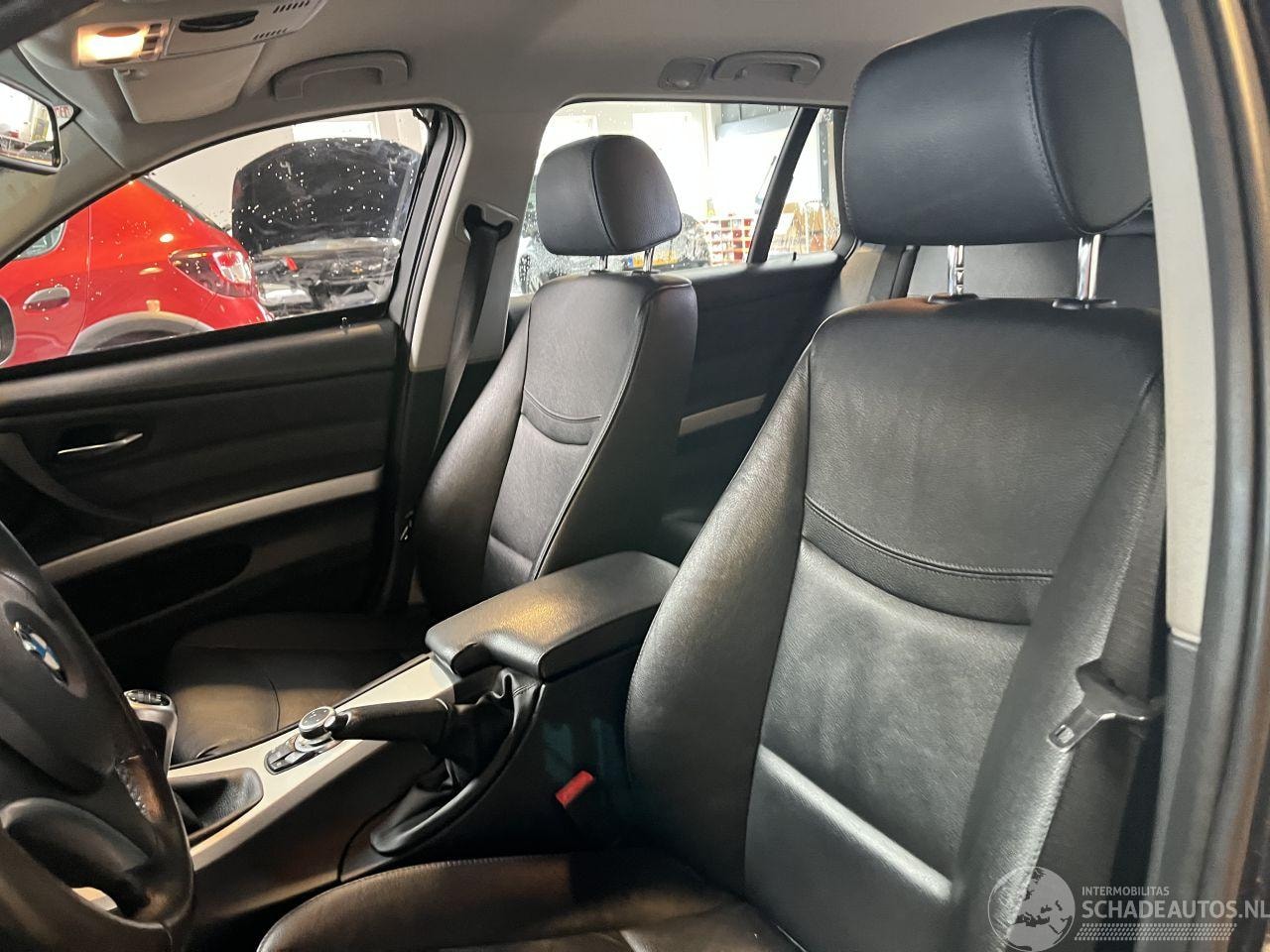 BMW 3-serie Touring - 320i Luxury Line NL NAP!