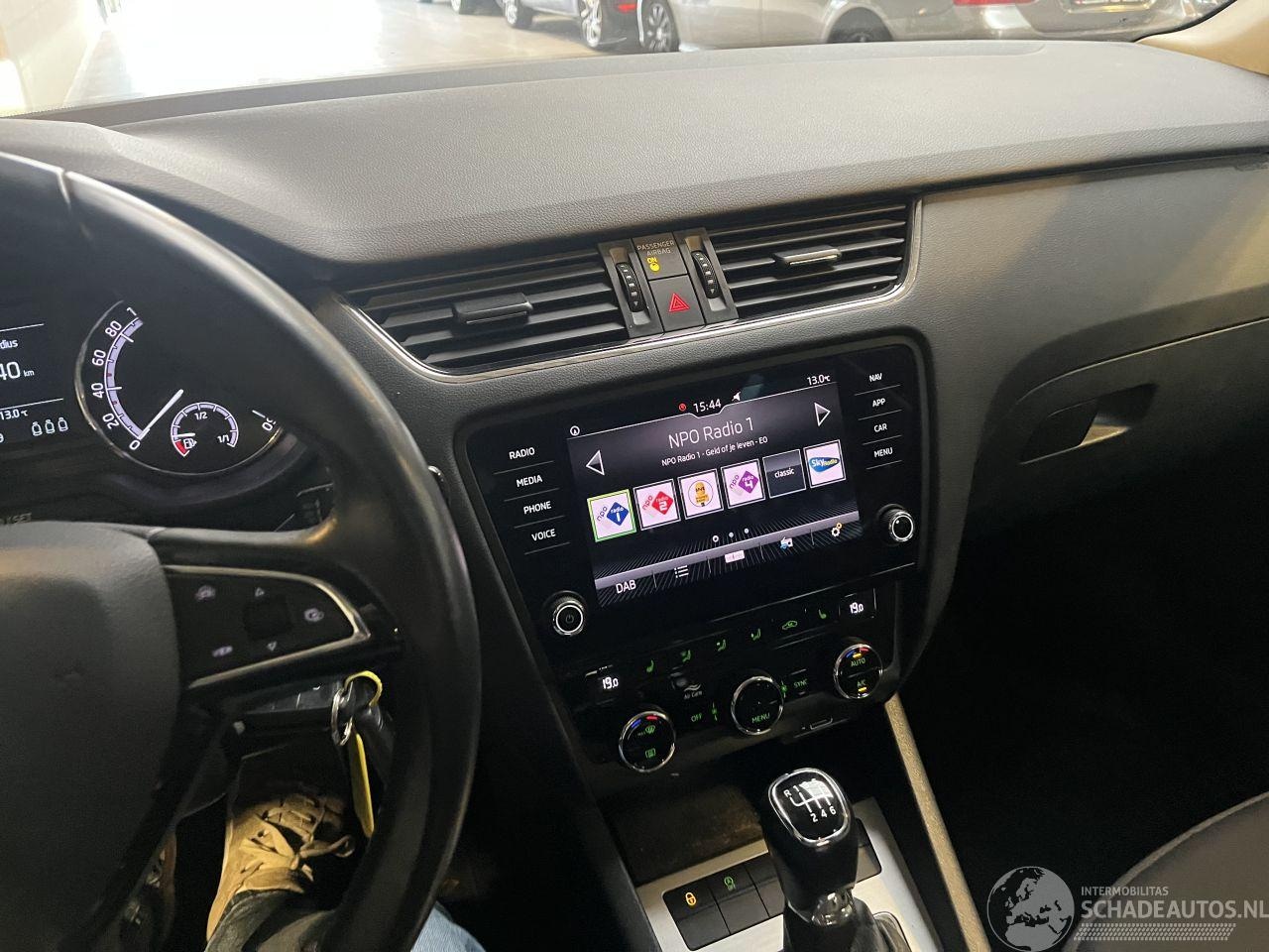 Skoda Octavia - 1.0 TSI Greentech Sport Business 1.0 TSI Greentech Sport Business