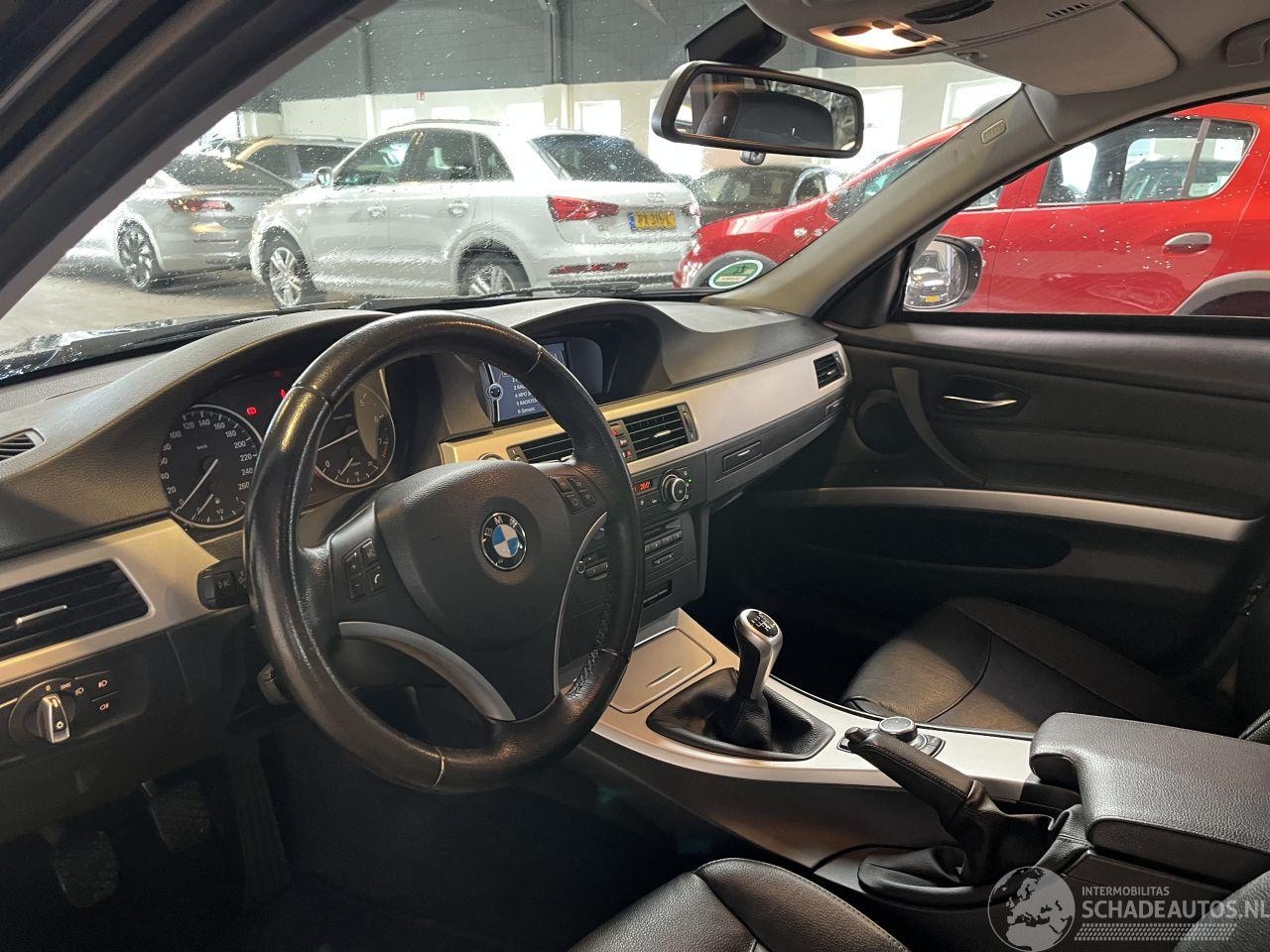 BMW 3-serie Touring - 320i Luxury Line NL NAP!