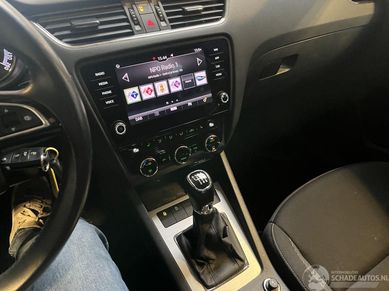 Skoda Octavia - 1.0 TSI Greentech Sport Business 1.0 TSI Greentech Sport Business