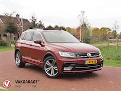 Volkswagen Tiguan - 1.4 TSI ACT Comfortline Business R | Panoramadak | Trekhaak | Cruise Control | Stoelverwar