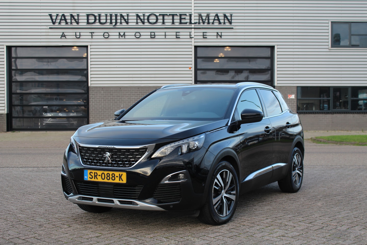 Peugeot 3008 - 1.6 e-THP GT Line / Panoramadak / Carplay / Trekhaak - AutoWereld.nl
