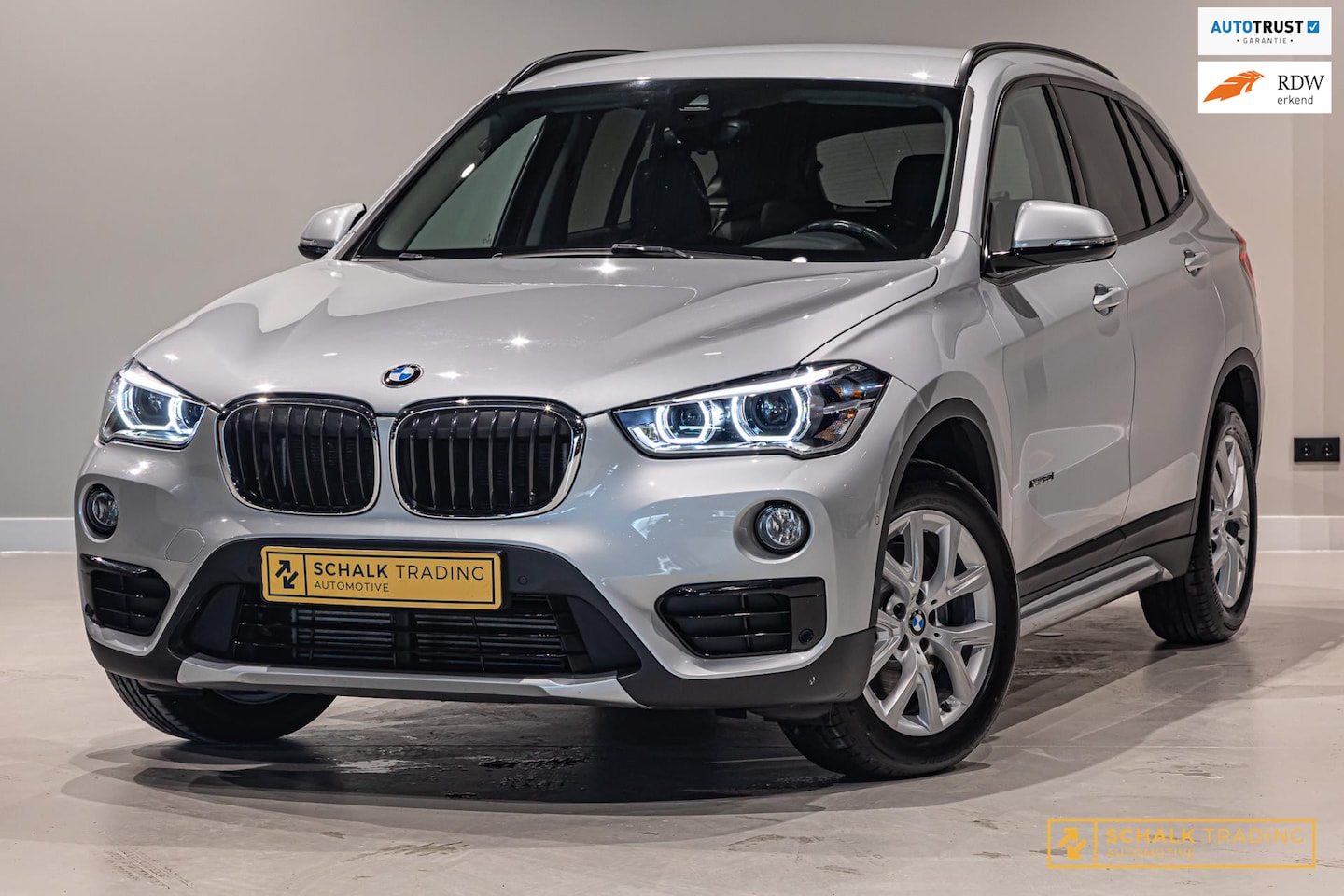 BMW X1 - XDrive20i High Executive|Leder|Cam|StoelV|Garantie - AutoWereld.nl
