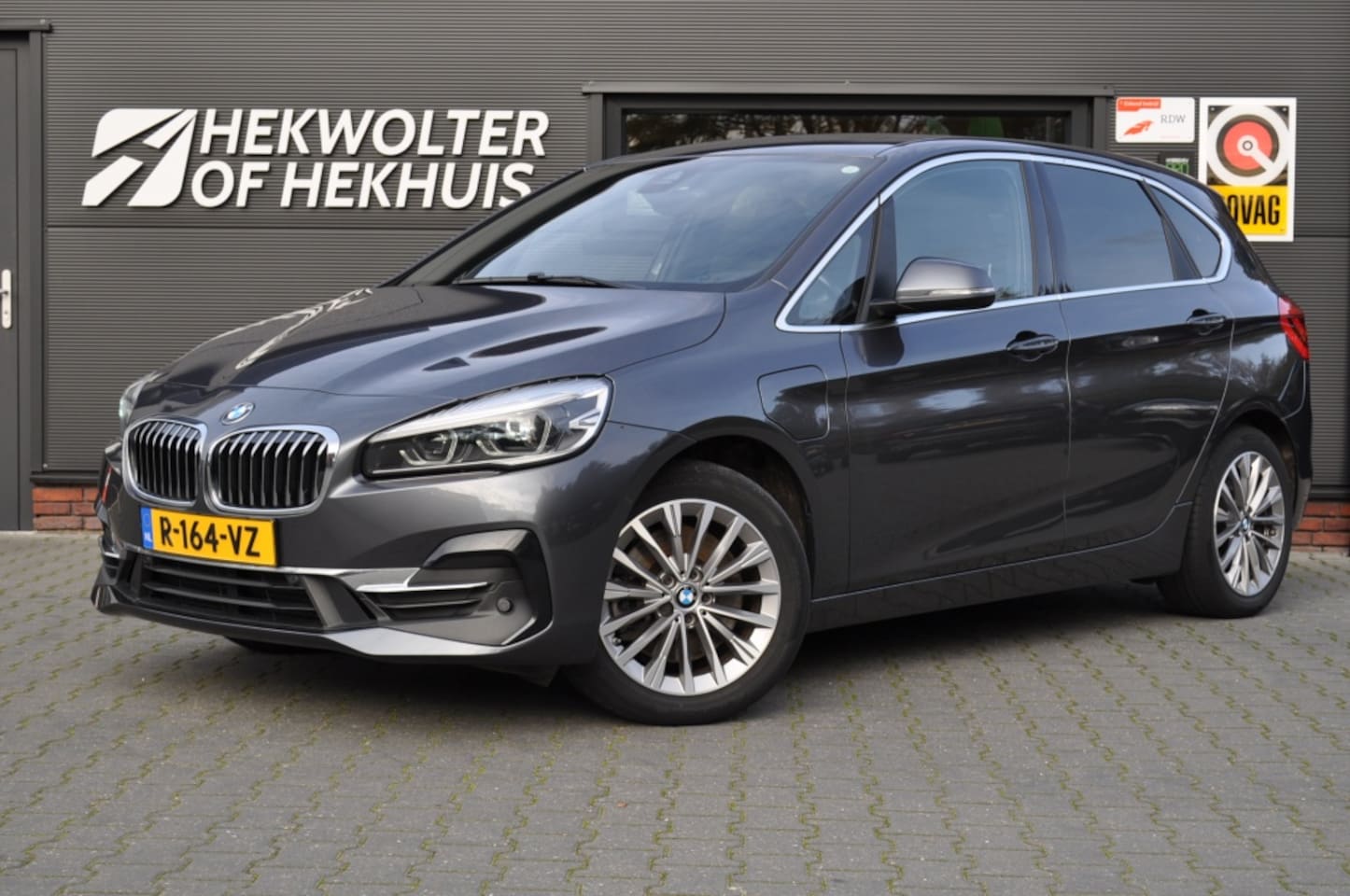 BMW 2-serie Active Tourer - 225xe iP High Exec. | Leder | Panodak | Camera - AutoWereld.nl