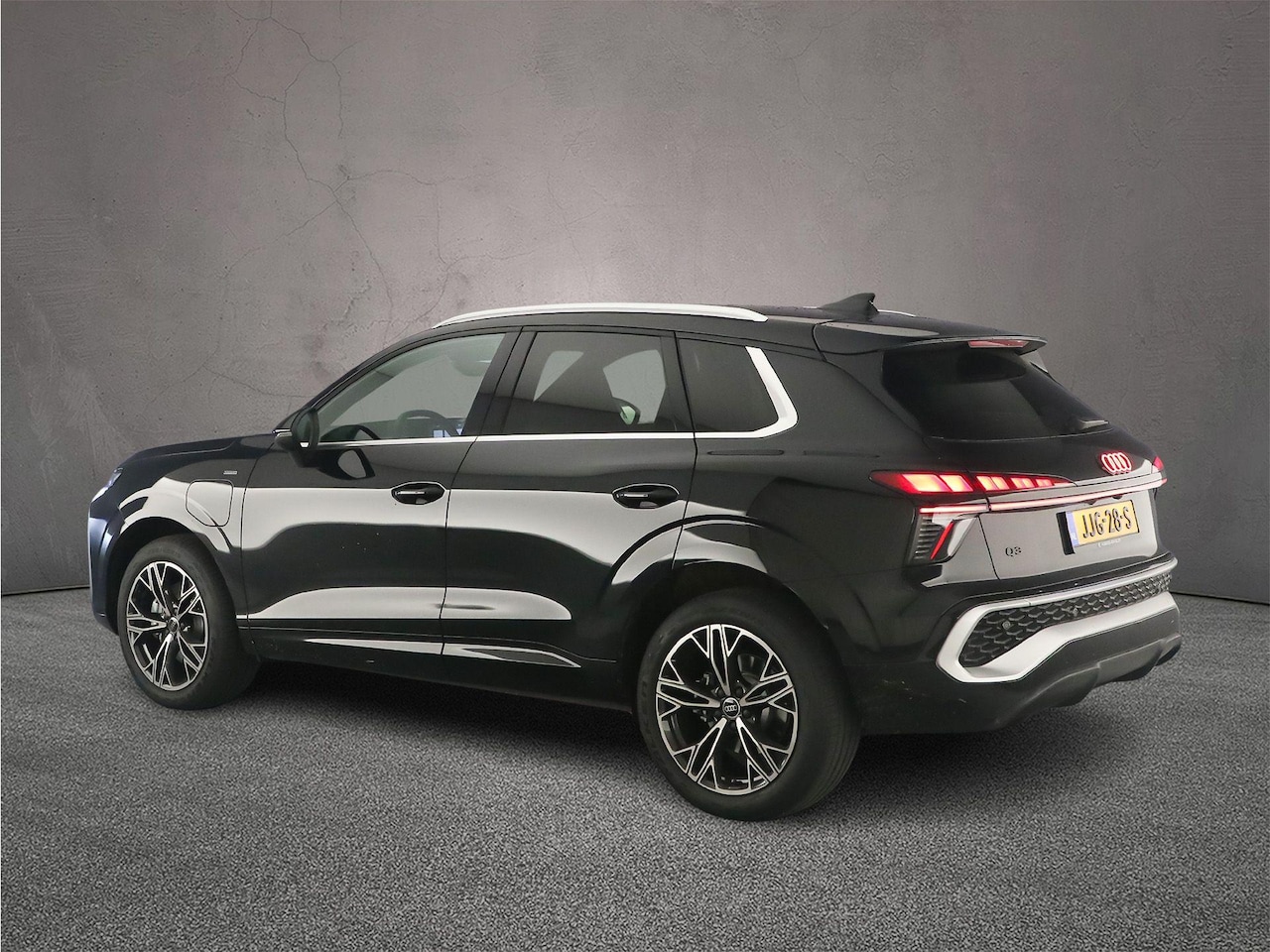 Audi Q3 - 1.5 200kW e-hybrid S edition | Tech plus | Full-led | ACC | Keyless | Techniekpakket | - AutoWereld.nl