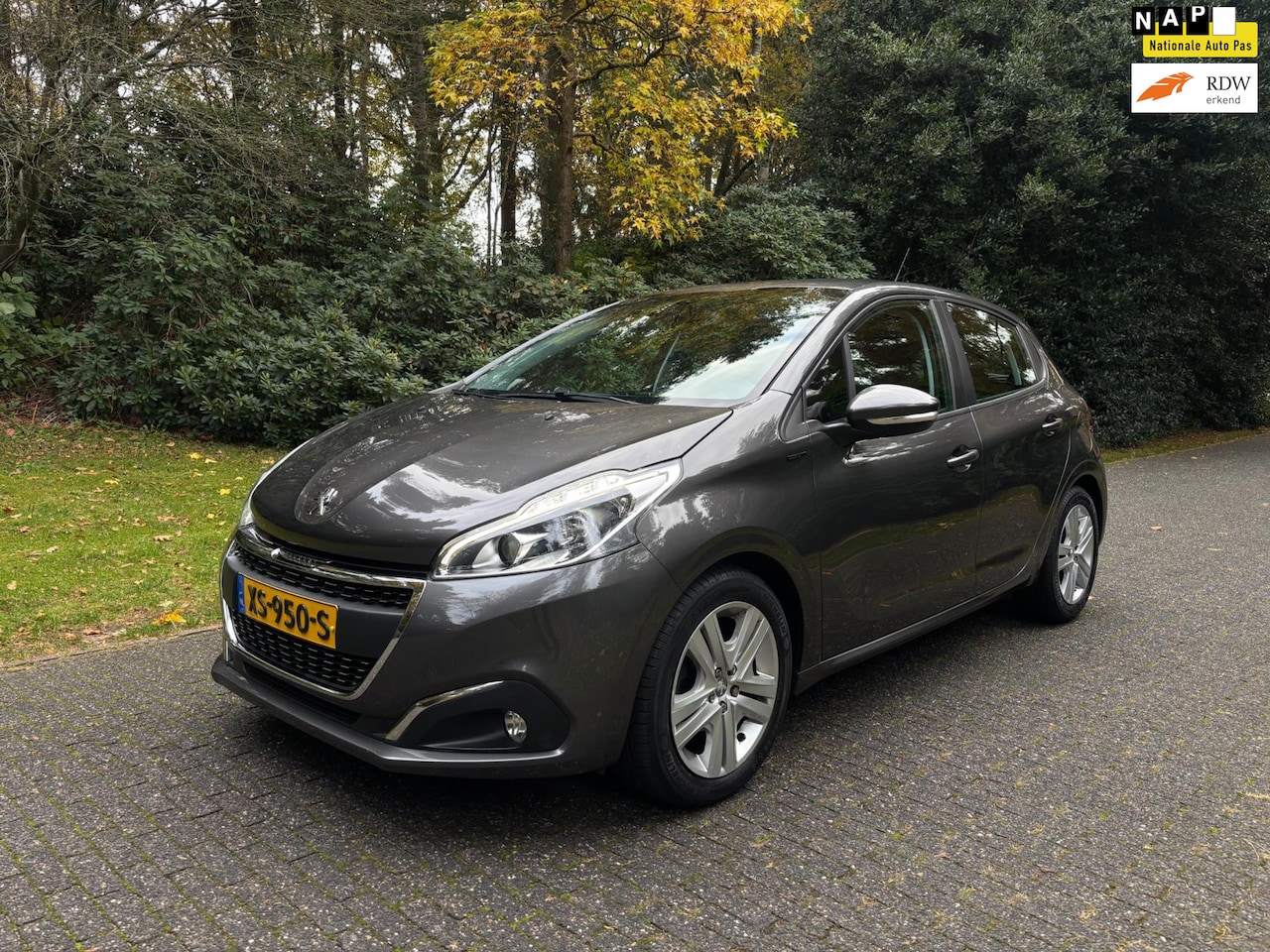 Peugeot 208 - 1.2 PureTech Signature Navi / 58262km Nwe Distributie! - AutoWereld.nl