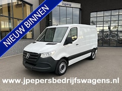 Mercedes-Benz Sprinter - 211 CDI L1 H1 MBUX / Trekhaak / Camera / Parkeersensoren / Airco / Navigatie