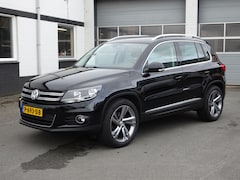 Volkswagen Tiguan - 1.4 TSI Sport&Style Automatische airco, navigatie, parkeersensoren, trekhaak, stoelverwarm
