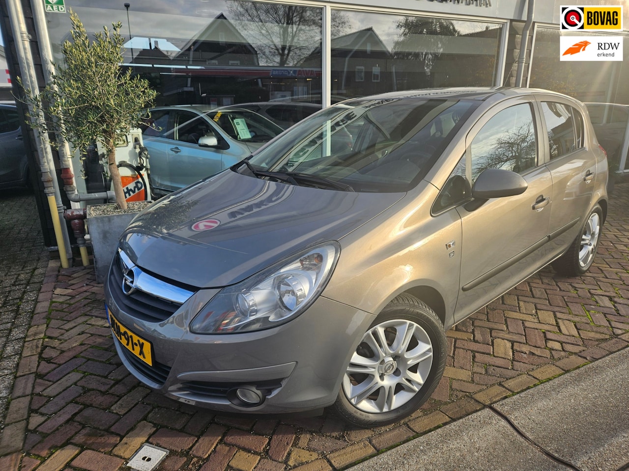 Opel Corsa - 1.4-16V Cosmo 1.4-16V Cosmo - AutoWereld.nl
