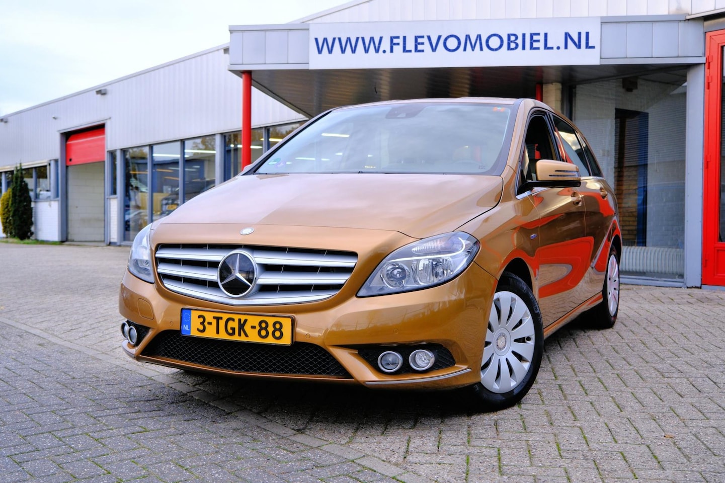 Mercedes-Benz B-klasse - 200 Ambition Aut. Navi|Clima|Leder|PDC - AutoWereld.nl