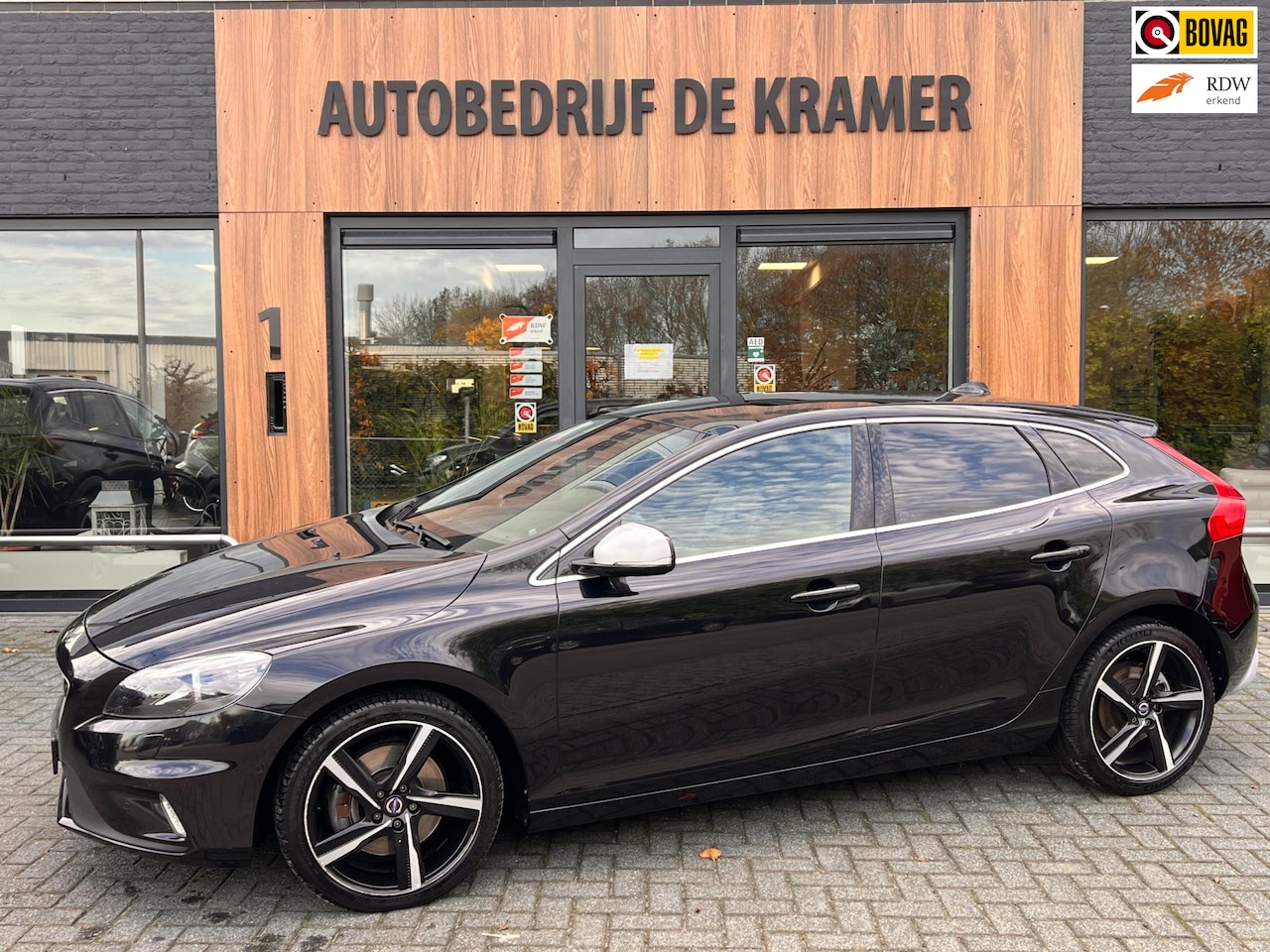 Volvo V40 - 2.0 D4 R-Design Business 2.0 D4 R-Design Business - AutoWereld.nl