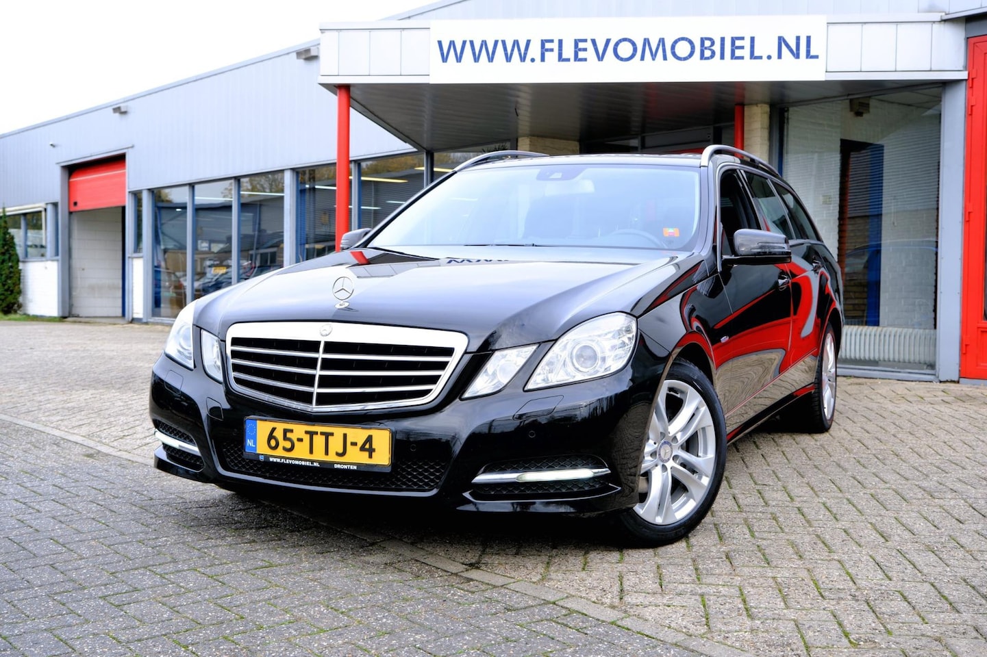 Mercedes-Benz E-klasse Estate - 200 CGI 184pk Avantgarde Aut. Pano|Xenon|Navi|Half Leder|LMV - AutoWereld.nl
