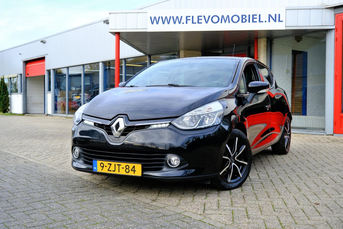 Renault Clio - 1.5 dCi ECO Night&Day Navi|Airco|LMV - AutoWereld.nl