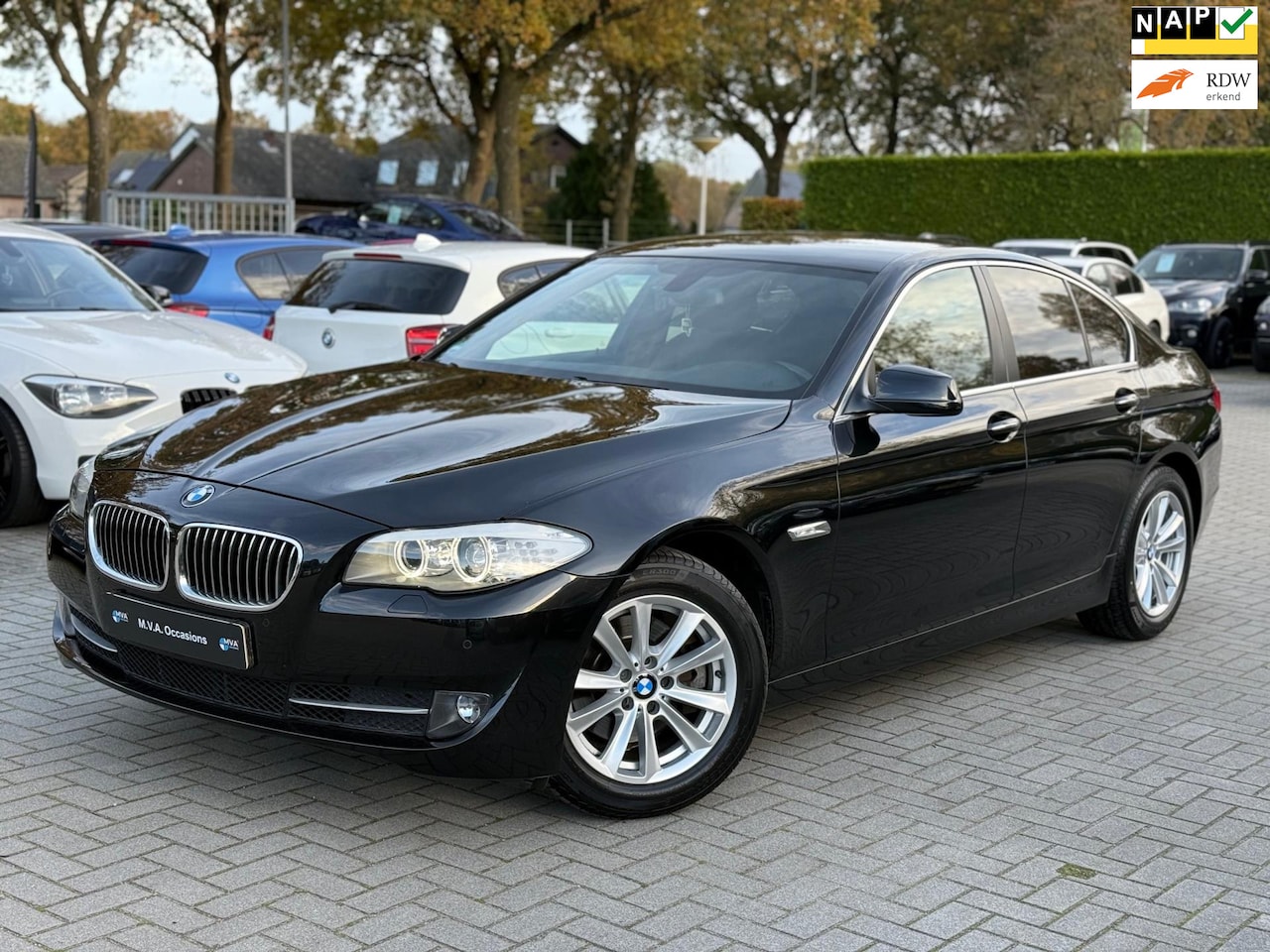 BMW 5-serie - 520i High Executive|Nieuwe Ketting|Leder|Navigatie|Climate control|Flippers stuurwiel|Crui - AutoWereld.nl