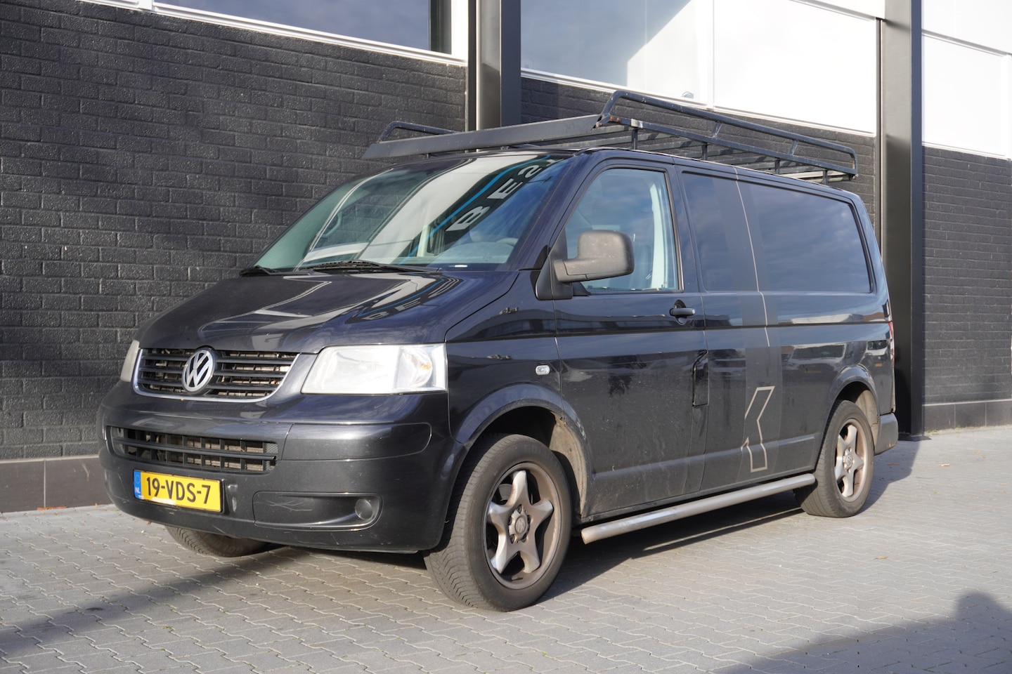 Volkswagen Transporter - 2.5 TDI 130PK AUTOMAAT - Airco - Radio  - Imperiaal -  € 2.750, Excl. - AutoWereld.nl