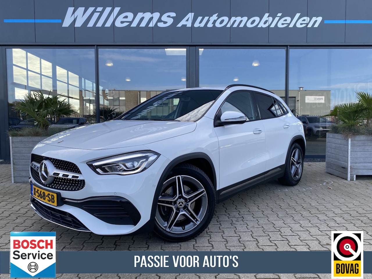 Mercedes-Benz GLA-Klasse - 200 AMG Line Adaptive Cruise Control, Afneembare Trekhaak & Sfeer Verlichting - AutoWereld.nl
