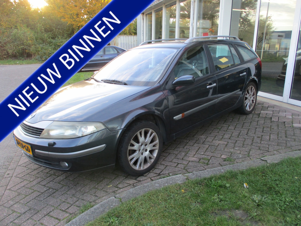 Renault Laguna Grand Tour - 2.0-16V Privilège 2.0-16V Privilège - AutoWereld.nl