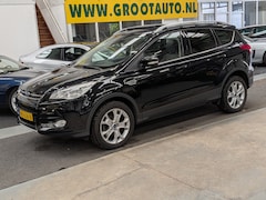 Ford Kuga - 1.5 Titanium Panoramadak, Airco, Cruise Control, Navigatie, Trekhaak, Stuurbekrachtiging