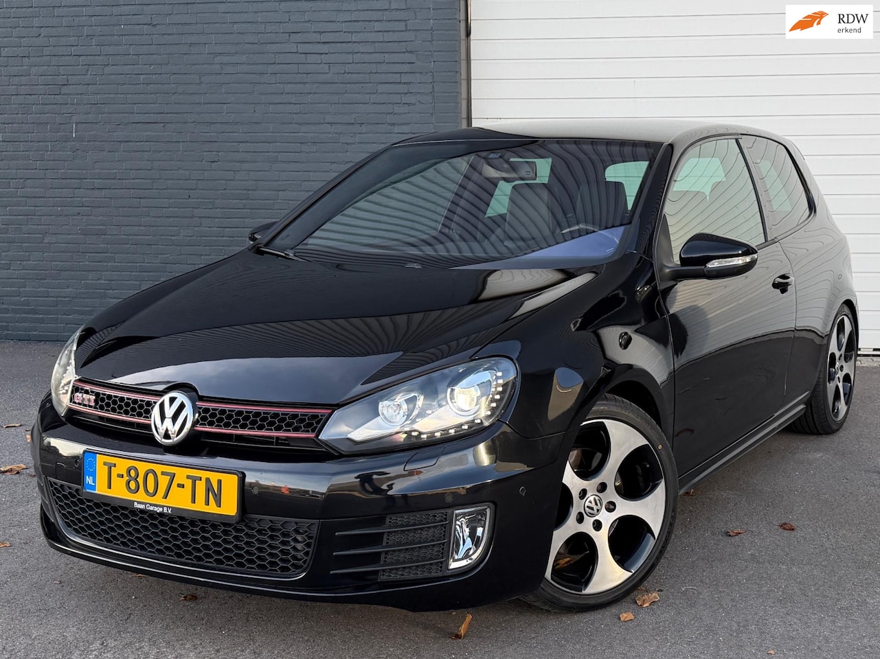 Volkswagen Golf - 2.0 GTI DSG/KETTINGVV/LEDER/STOELVERWARM/CRUISE - AutoWereld.nl