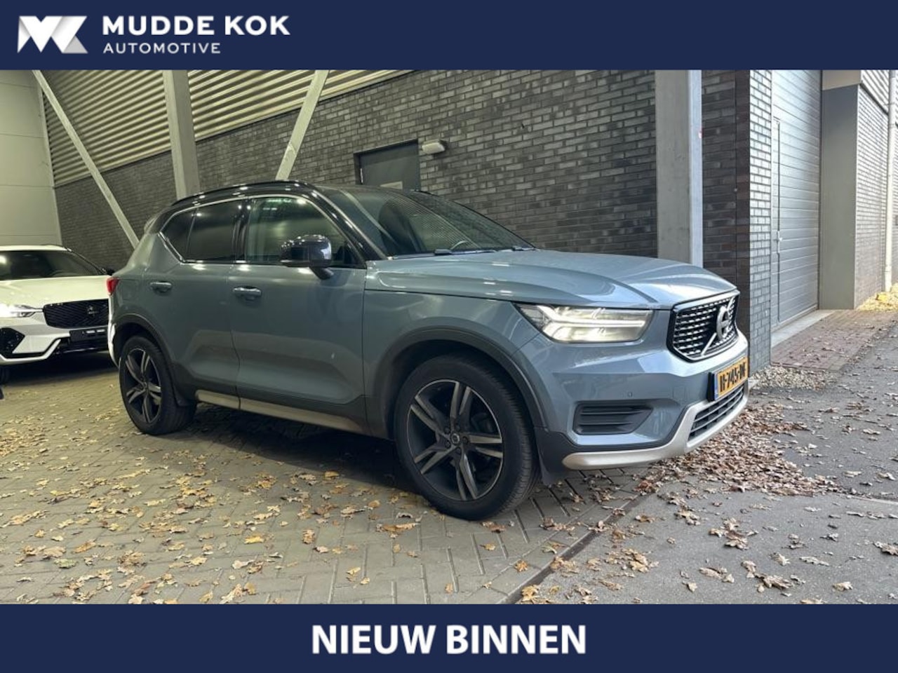 Volvo XC40 - T4 R-Design | Panoramadak | ACC | harman/kardon | BLIS | Trekhaak | Getint Glas - AutoWereld.nl