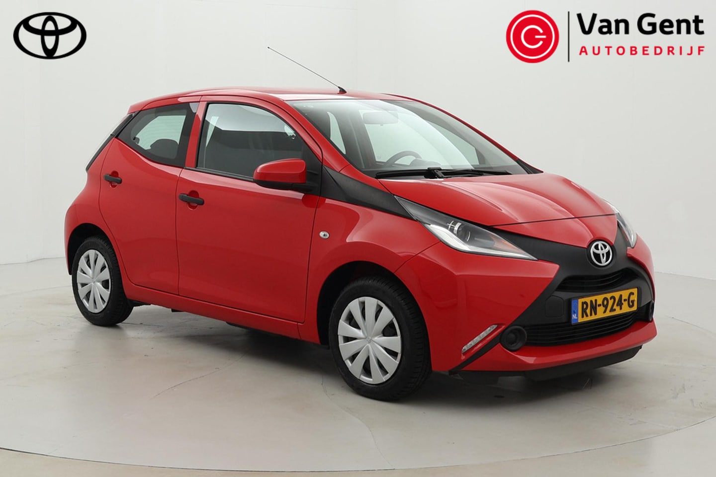 Toyota Aygo - 1.0 VVT-i x-fun | Airco | Bluetooth | Elektrische ramen voor | Multifunctioneel stuurwiel - AutoWereld.nl