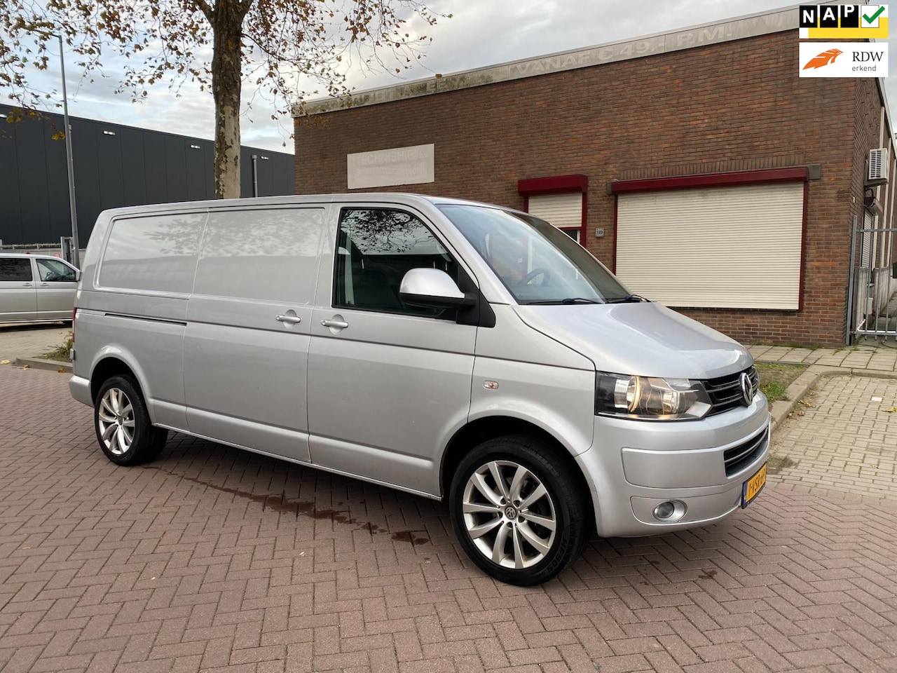 Volkswagen Transporter - 2.0 TDI L2H1 * Airco * 2012 * Euro5 * PDC * StartStop * 114PK * NW APK * NEW Turbo ( Factu - AutoWereld.nl
