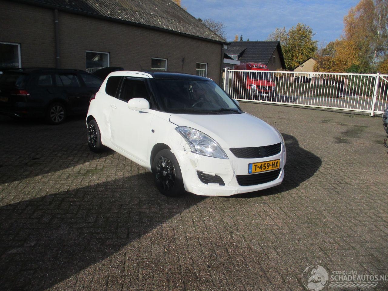 Suzuki Swift - 1.2 Exclusive Airco - AutoWereld.nl