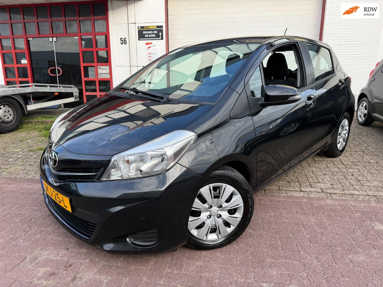 Toyota Yaris - 1.3 VVT-i Dynamic |LUXE EDITIE| 1E EIG NIEUW APK|CAMERA|6BAK|ALL SEASON| - AutoWereld.nl