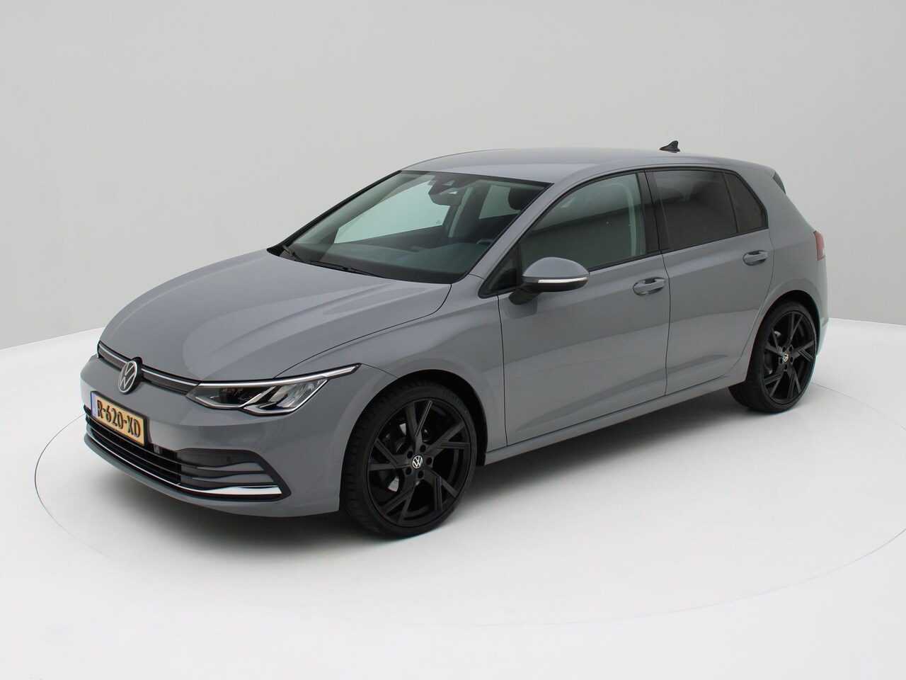 Volkswagen Golf - 1.5 eTSI R-Line Business+ 130pk Aut./ Virtual Cockp./19 inch/ Trekh. - AutoWereld.nl