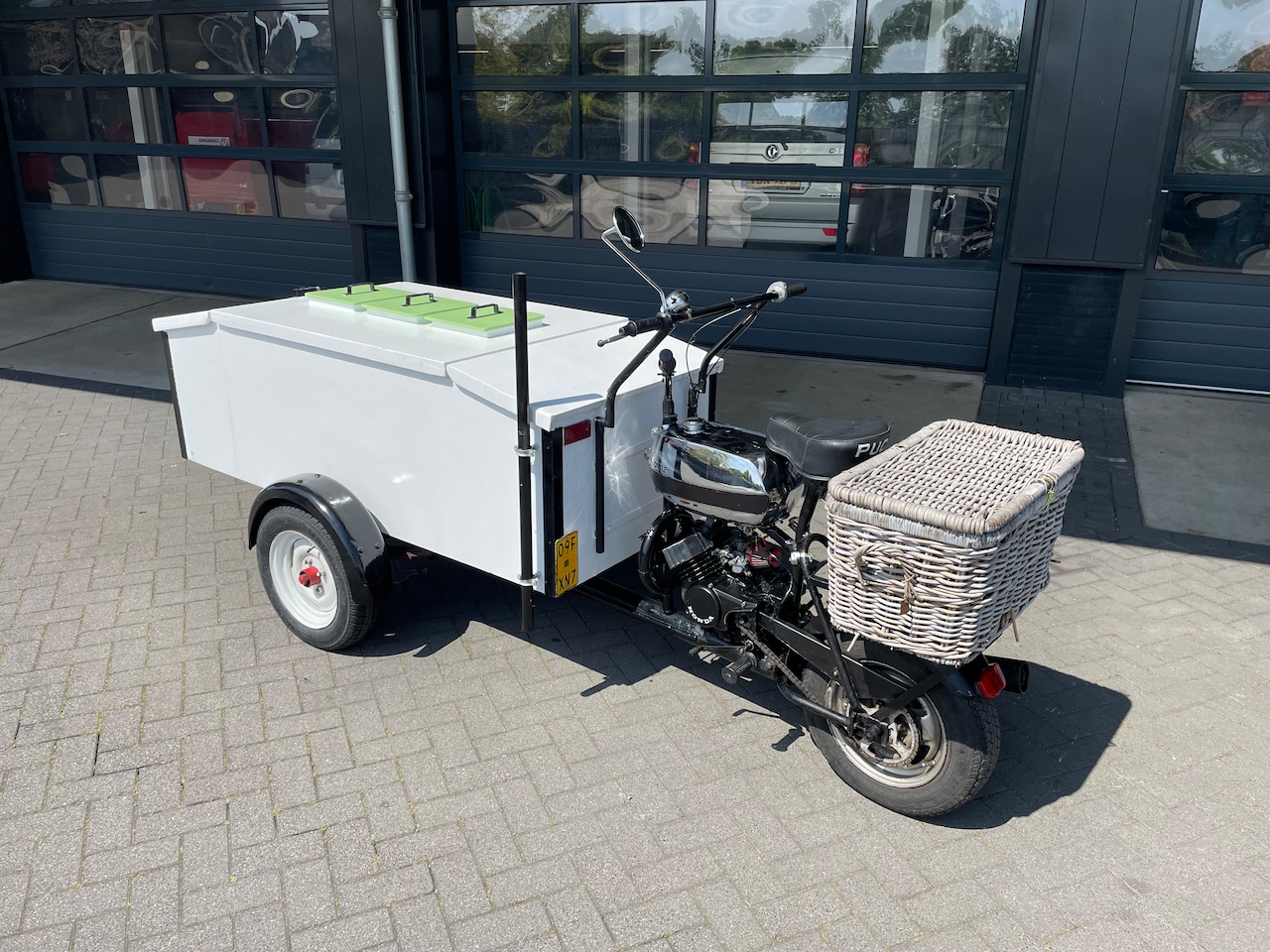 Piaggio Ape - Huisman IJSBROMMER