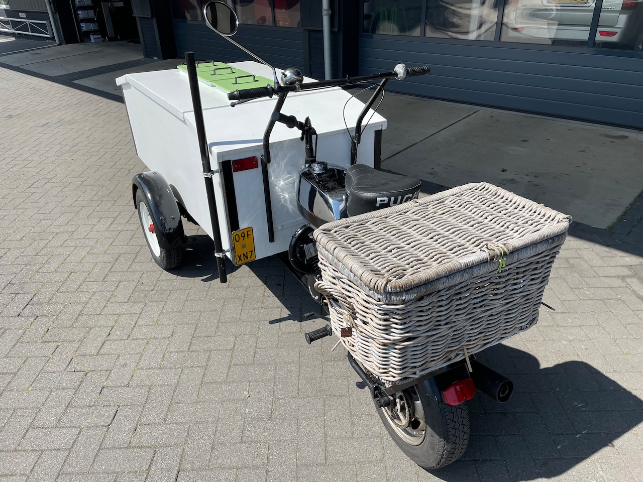 Piaggio Ape - Huisman IJSBROMMER