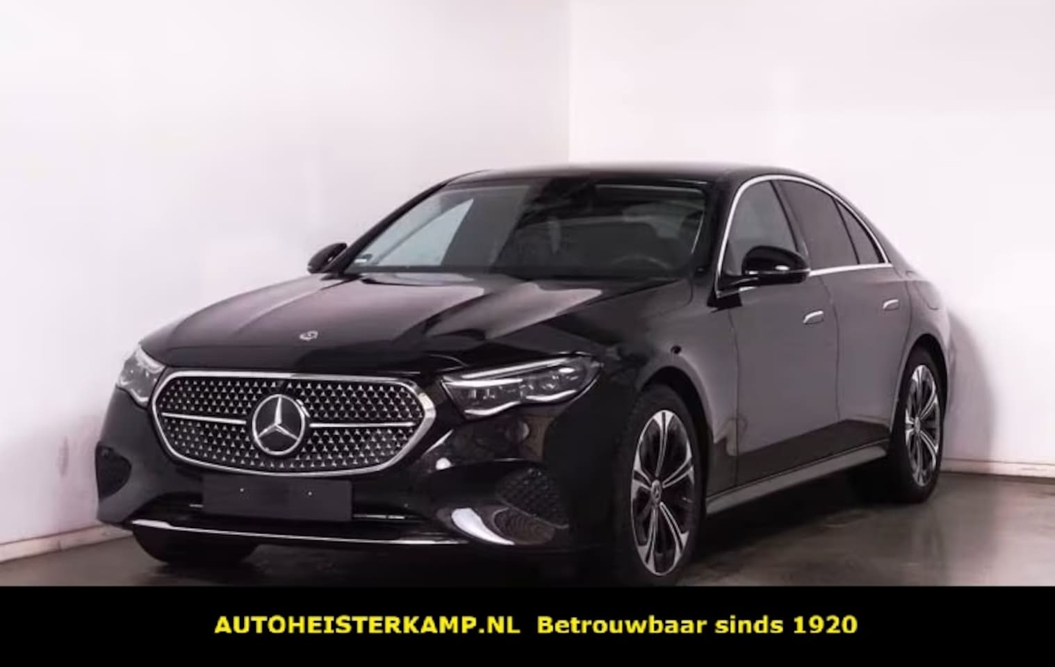 Mercedes-Benz E-klasse - 300 e Avantgarde Distronic Trekhaak Memory Pakket 360 Camera Stuurverwarming Stoelverwarmi - AutoWereld.nl